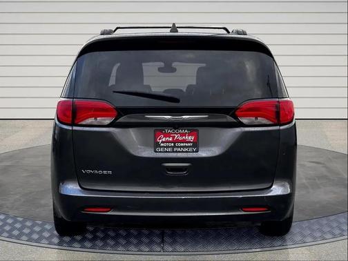 2020 Chrysler Voyager LXI