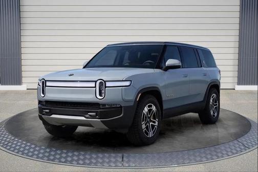 2023 Rivian R1S Adventure