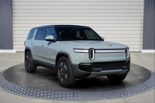 2023 Rivian R1S Adventure