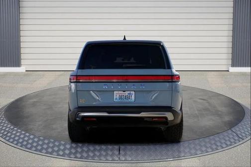 2023 Rivian R1S Adventure