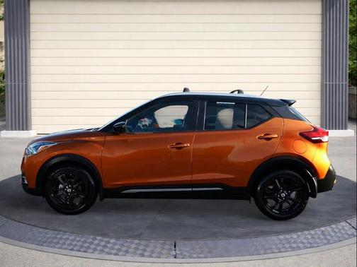 2020 Nissan Kicks SR