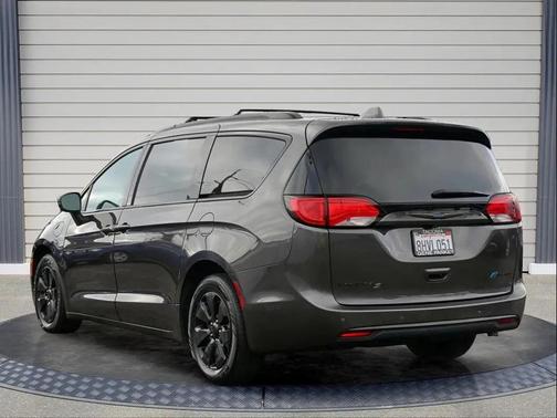 2019 Chrysler Pacifica Hybrid Limited