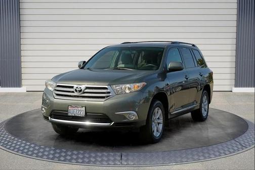 2012 Toyota Highlander SE