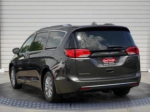 2018 Chrysler Pacifica Touring-L