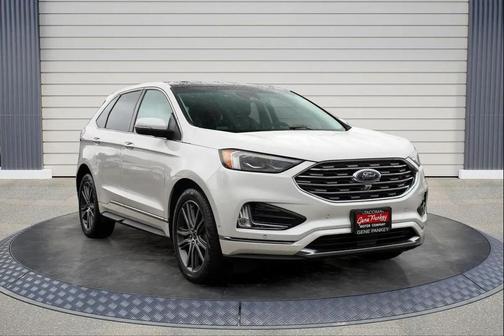 White Platinum Metallic Tri-Coat 2019 Ford Edge Titanium