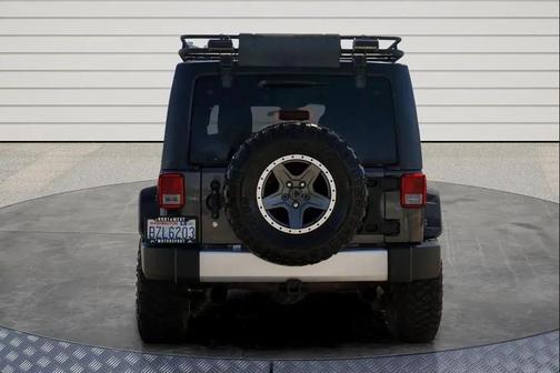 Granite Crystal Metallic Clearcoat 2014 Jeep Wrangler Unlimited Sahara