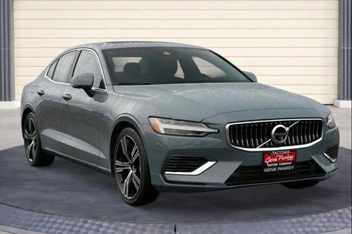 2022 Volvo S60 Recharge Plug-In Hybrid T8 Inscription