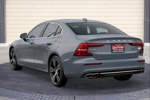 2022 Volvo S60 Recharge Plug-In Hybrid T8 Inscription