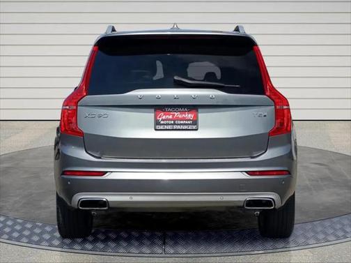 2016 Volvo XC90 Hybrid T8 Momentum