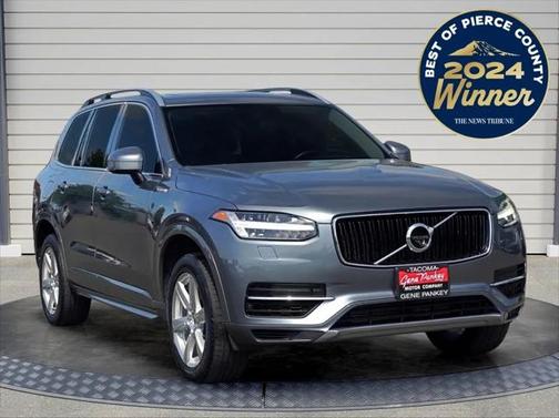 2016 Volvo XC90 Hybrid T8 Momentum