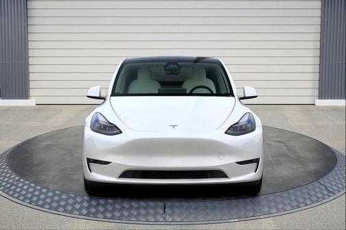 2024 Tesla Model Y Long Range Dual Motor All-Wheel Drive