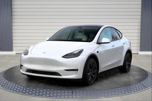2024 Tesla Model Y Long Range Dual Motor All-Wheel Drive