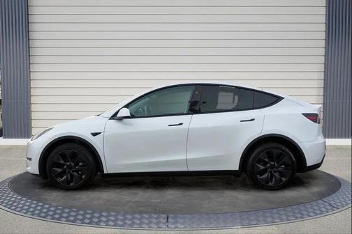 2024 Tesla Model Y Long Range Dual Motor All-Wheel Drive