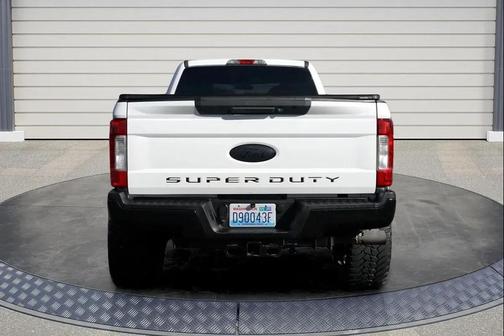 Oxford White 2017 Ford F-350 XL