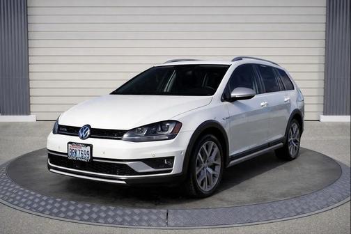 Pure White 2017 Volkswagen Golf Alltrack TSI SEL