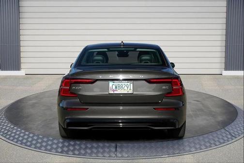 2024 Volvo S60 B5 Core Dark Theme