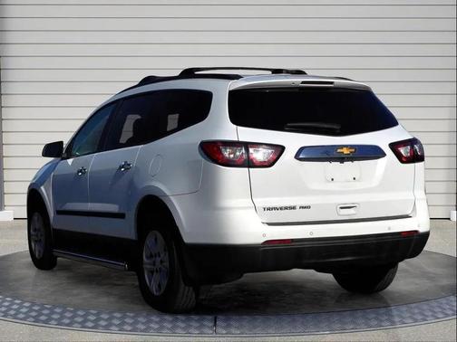 2017 Chevrolet Traverse LS