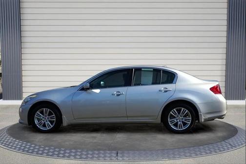 2011 INFINITI G37x Base