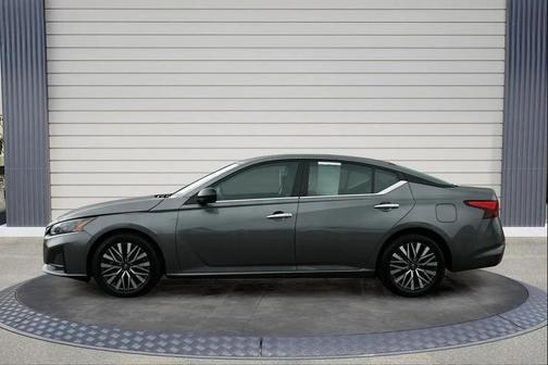 Gun Metallic 2025 Nissan Altima SV FWD