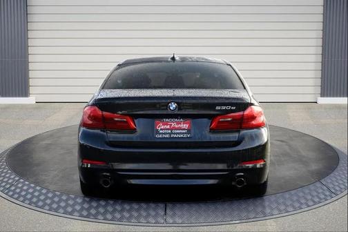 Black 2018 BMW 530e xDrive iPerformance