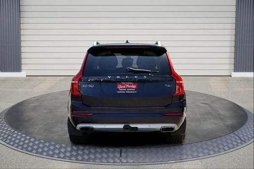 Magic Blue Metallic 2017 Volvo XC90 T6 Momentum