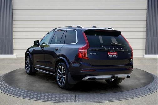 Magic Blue Metallic 2017 Volvo XC90 T6 Momentum