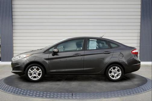 Magnetic 2015 Ford Fiesta SE
