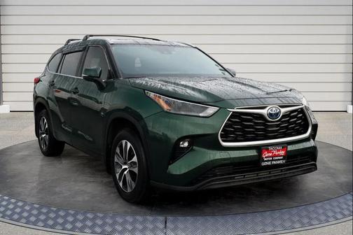 2023 Toyota Highlander Hybrid XLE