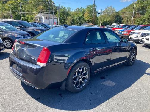 2018 Chrysler 300 S