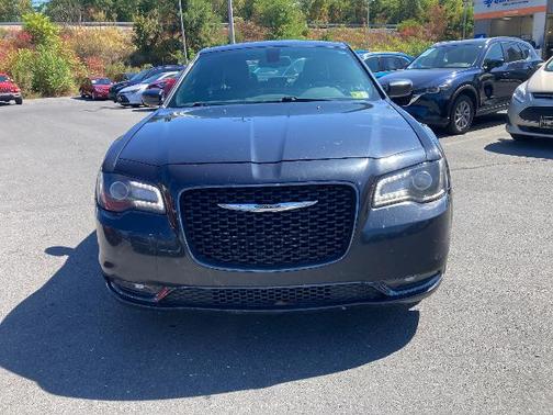 2018 Chrysler 300 S