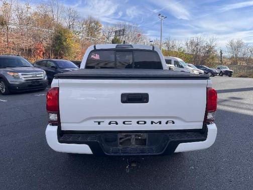 2022 Toyota Tacoma SR