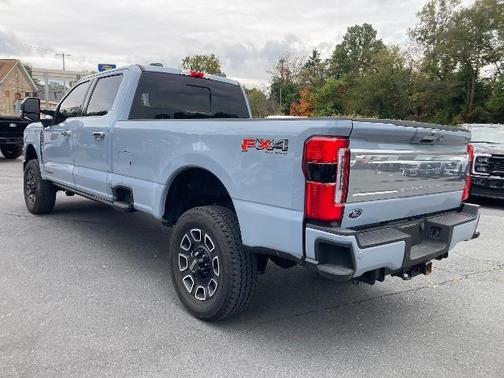 2024 Ford F-350 PLATINUM