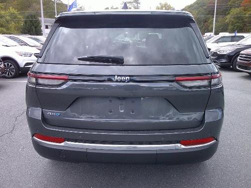 2022 Jeep Grand Cherokee BASE