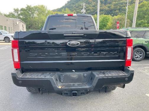 2022 Ford F-350 LARIAT SUPER DUTY