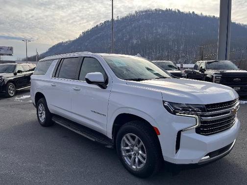 2023 Chevrolet Suburban LT