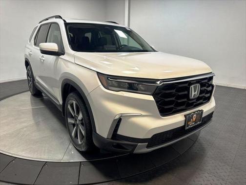 2025 Honda Pilot Touring 8-Passenger