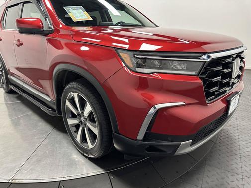 Radiant Red Metallic Ii 2024 Honda Pilot