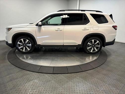 2025 Honda Pilot AWD Elite