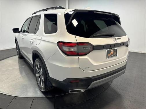2025 Honda Pilot AWD Elite