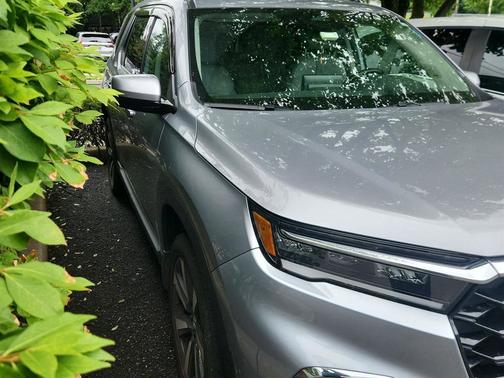 Lunar Silver Metallic 2024 Honda Pilot