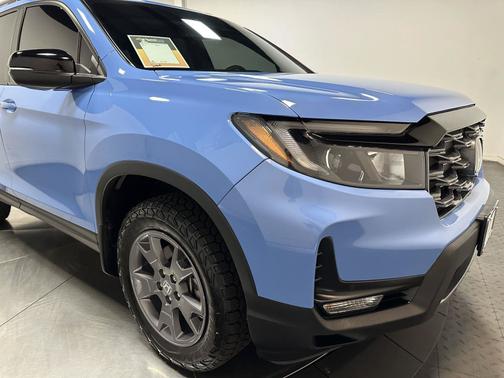 Diffused Sky Pearl 2024 Honda Passport