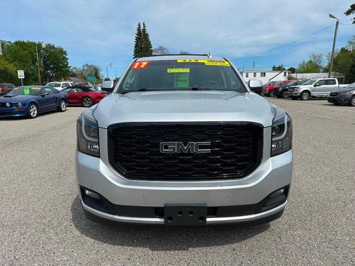 Quicksilver Metallic 2017 GMC Yukon XL Denali