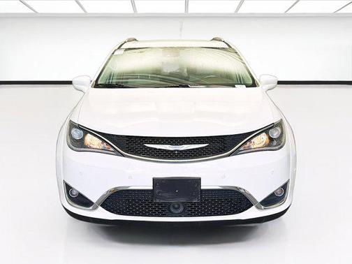 2018 Chrysler Pacifica Touring-L Plus