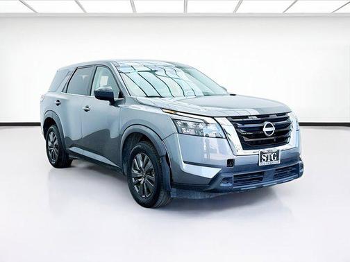 2023 Nissan Pathfinder S FWD