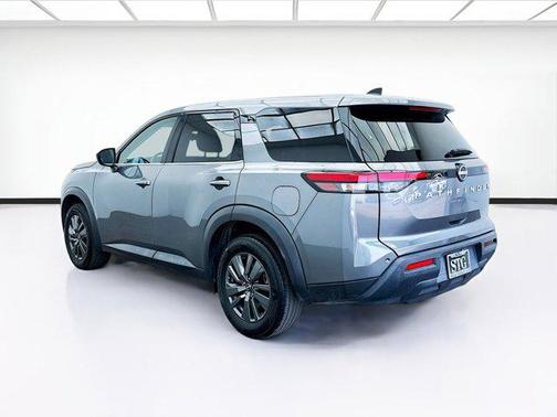 2023 Nissan Pathfinder S FWD
