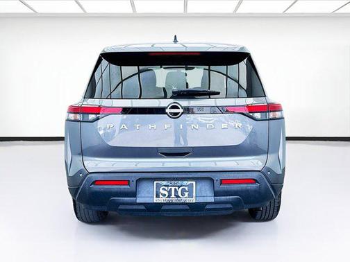 2023 Nissan Pathfinder S FWD