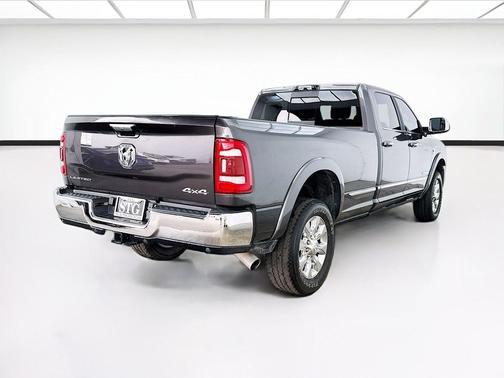 Granite Crystal Metallic Clearcoat 2022 RAM 3500 Limited Crew Cab 4x4 8' Box