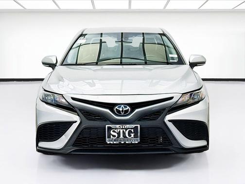 Celestial Silver Metallic 2022 Toyota Camry SE