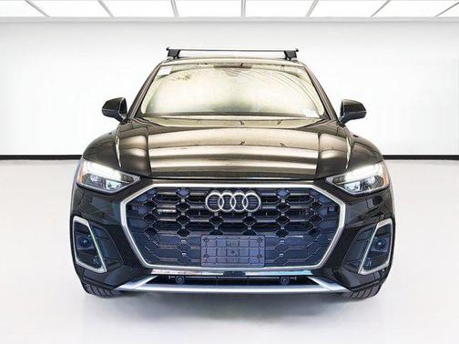 Mythos Black Metallic 2023 Audi Q5 45 S line Premium