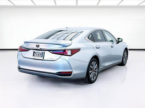 2022 Lexus ES 300h Base